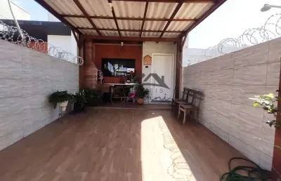 Casa com 2 quartos à venda na rua ayrton senna, 100, centro, balneário piçarras por r$ 450.000