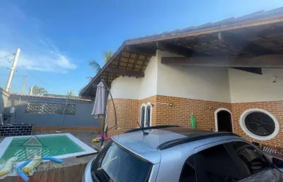 Casa térrea isolada mobiliada com piscina perto da praia à venda por r$830.000 balneário flórida praia grande/sp.