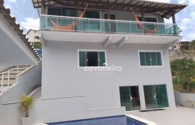 Próximo ao farol de ponta negra, 3 suítes, piscina, sauna e churrasqueira! vista incrível! maricá - rj