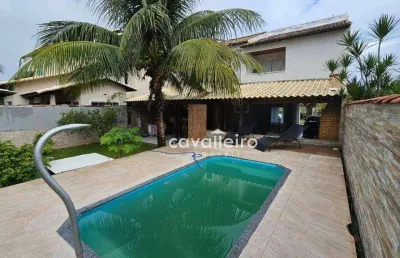 R$1.150.000 - no cond. bosque de itapeba, casa com 4 quartos, piscina e churrasqueira,  380 m² -  maricá/rj