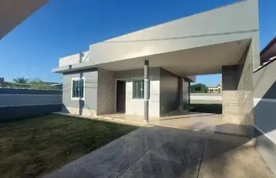 Imóvel com 02 quartos e 01 suíte,  pertinho da orla de jaconé