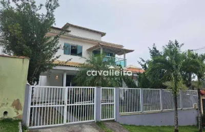 Excelente duplex em condomínio no centro de marica!!!