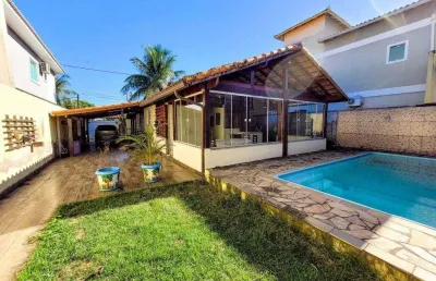 Casa com 3 quartos, piscina e churrasqueira pertinho do centro à venda, 160 m² por r$ 550.000 - centro - maricá/rj