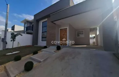 Imóvel em condomíno com 03 quartos, sendo 0 1 suíte, com espaço gourmet próximo ao centro de maricá