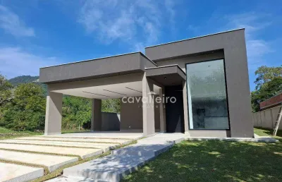 Casa de alto padrão em condomínio próximo ao centro de maricá