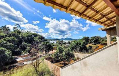Casa com 2 quartos e vista incrível da lagoa de jacaroá à venda, 72 m² por r$ 320.000 - jacaroá - maricá/rj