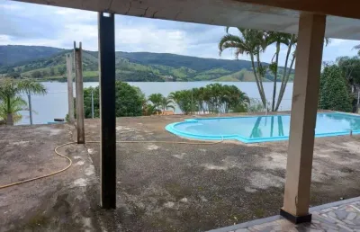 Rancho à venda na região do dique às margens do lago de furnas em capitólio-mg