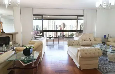 Espaçoso apartamento de 226m² sendo 04 suites + 04 vagas!