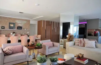 Luxuosa cobertura de 350 m² totalmente reformada - exclusividade e sofisticação!
