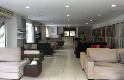 Casa comercial para alugar na Rua José Jannarelli, 710, Vila Progredior, São Paulo