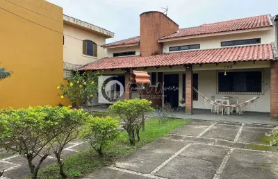 Sobrado 700 metros da praia com 4 quartos, mirim, praia grande