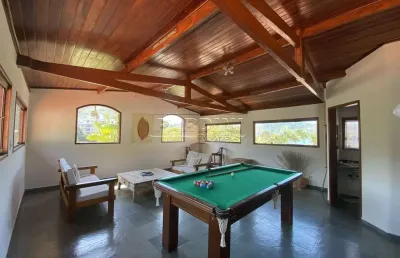 Ótima casa próxima do mar (com vista) na praia da enseada em ubatuba!