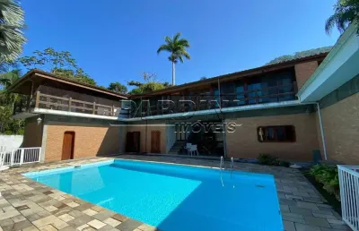 Ótima casa em condomínio com 4 suítes, piscina e espaço gourmet, na praia dura em ubatuba!