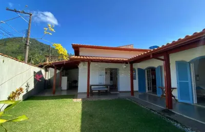 Ótima casa térrea com 4 dormitórios  na praia do perequê-mirim em ubatuba!