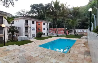 Ótimo apartamento com 2 dormitórios, condomínio com piscina e churrasqueira, na praia das toninhas em ubatuba!