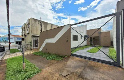 Casa para alugar em maringá, zona 05, com 2 quartos, com 70 m²