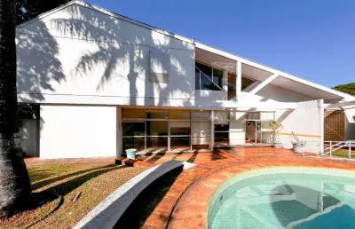 Sobrado à venda em maringá, zona 05, com 4 suítes, com 753.62 m²
