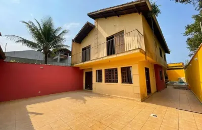 Casa para venda em itanhaém, santa cruz, 5 dormitórios, 1 suíte, 1 banheiro, 6 vagas