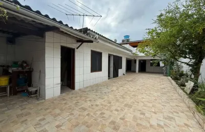 Casa para venda em itanhaém, santa cruz, 3 dormitórios, 1 suíte, 2 banheiros, 4 vagas