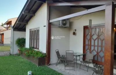 Casa com 3 quartos à venda na rua bento gonçalves, 1461, centro, montenegro, 249 m2 por r$ 742.000