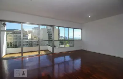 Predio imponemte frente vista para o aterro total infraestrutua