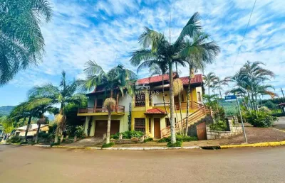 Casa de esquina com 5 quartos no bairro bela vista, em picada café-rs