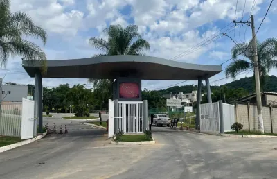 Linda casa no condomínio estância dos lagos - santa luiza-mg