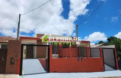 Casa de frente pra rua, 03 quartos, 01 suíte, ótima localização