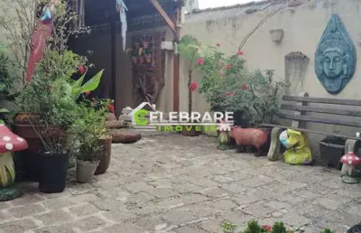 Sobrado sta cândida,04 qts,suíte,sacada,churras.,bem localizado