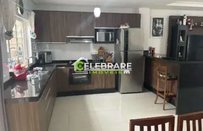 Sobrado de cond. bairro alto,03 qtos,churrasq.,alto padrão