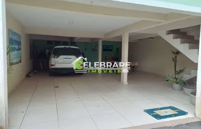 Casa triplex no santa cândida!! 03 qtos,sacada,churras,garagem