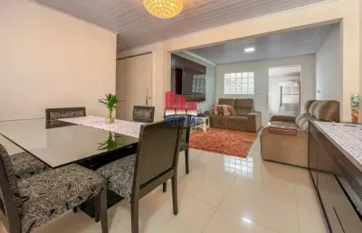 Ótimo sobrado com 4 quartos no bairro fazendinha - aceita imóvel em guaratuba