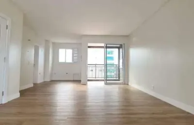 Apartamento à venda no edifício windsor village localizado no centro em balneário camboriú.