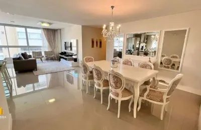 Apartamento decorado a venda no centro de balneário camboriú.