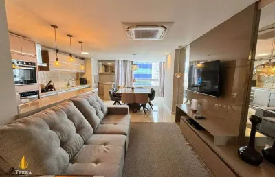 Apartamento à venda no edifício cadillac tower, localizado no centro de balneário camboriú.