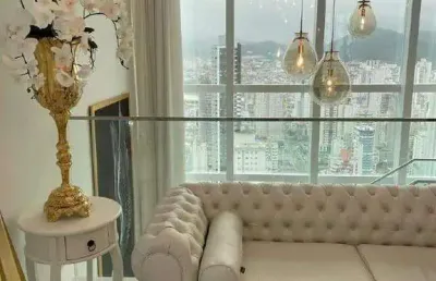 Apartamento duplex mobiliado e decorado à venda em balneário camboriú