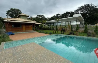 Casa com 3 dormitórios à venda, 200 m² por r$ 1.050.000,00 - condomínio serra dos bandeirantes - mário campos/mg