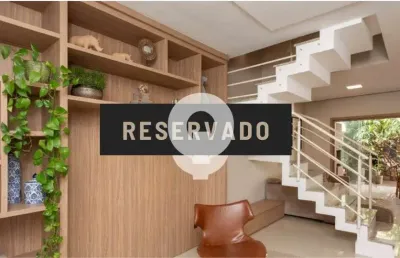 Sobrado com carinha de novo - 138m² em condomínio tranquilo