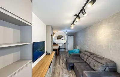 Apartamento no cabral reformado, ensolarado e com 3 dormitórios