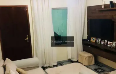 Excelente oportunidade !! são 03 dorms sendo 01 suite com 01 vaga coberta !! quintal grande no fundo com churrasqueira e salão amplo no andar superior