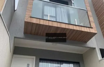Lindo sobrado no carrão ! são 03 dormitórios sendo 01 suite com 03 vagas e área gourmet !!