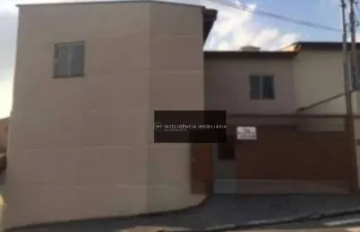 Excelente sobrado frontal na vila carmosina ! são 03 dormitórios, sendo 01 suite com 02 vagas de garagem !!