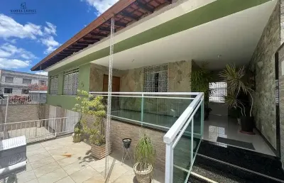 Casa de 6 quartos 4 suítes a venda no bairu por 950.000,00