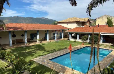 Casa térrea à venda, com 4 suítes e piscina no jardim paulista em atibaia