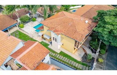 Casa em atibaia com 03 quartos, piscina, espaço gourmet e edícula