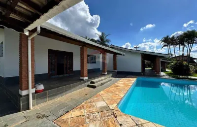 Casa térrea com 3 dormitórios, piscina e espaço gourmet para aluguel no condomínio panorama parque em atibaia