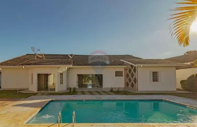 Casa térrea a venda em atibaia - sp -no bairro jardim paulista com um apartamento anexo.