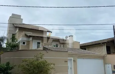 Casa com 4 quartos para alugar na Rua José de Alencar, Praia dos Amores, Balneário Camboriú