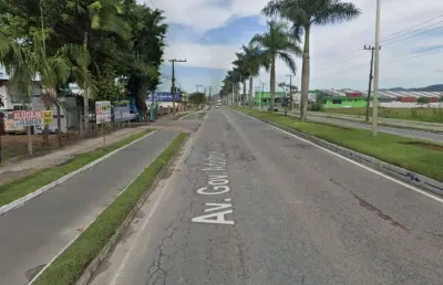 Terreno bem localizado a venda na avenida governador adolfo konder