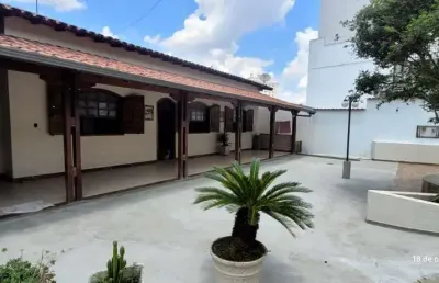 Casa com 5 quartos à venda na Rua Tapirapes, 327, Santa Mônica, Belo Horizonte